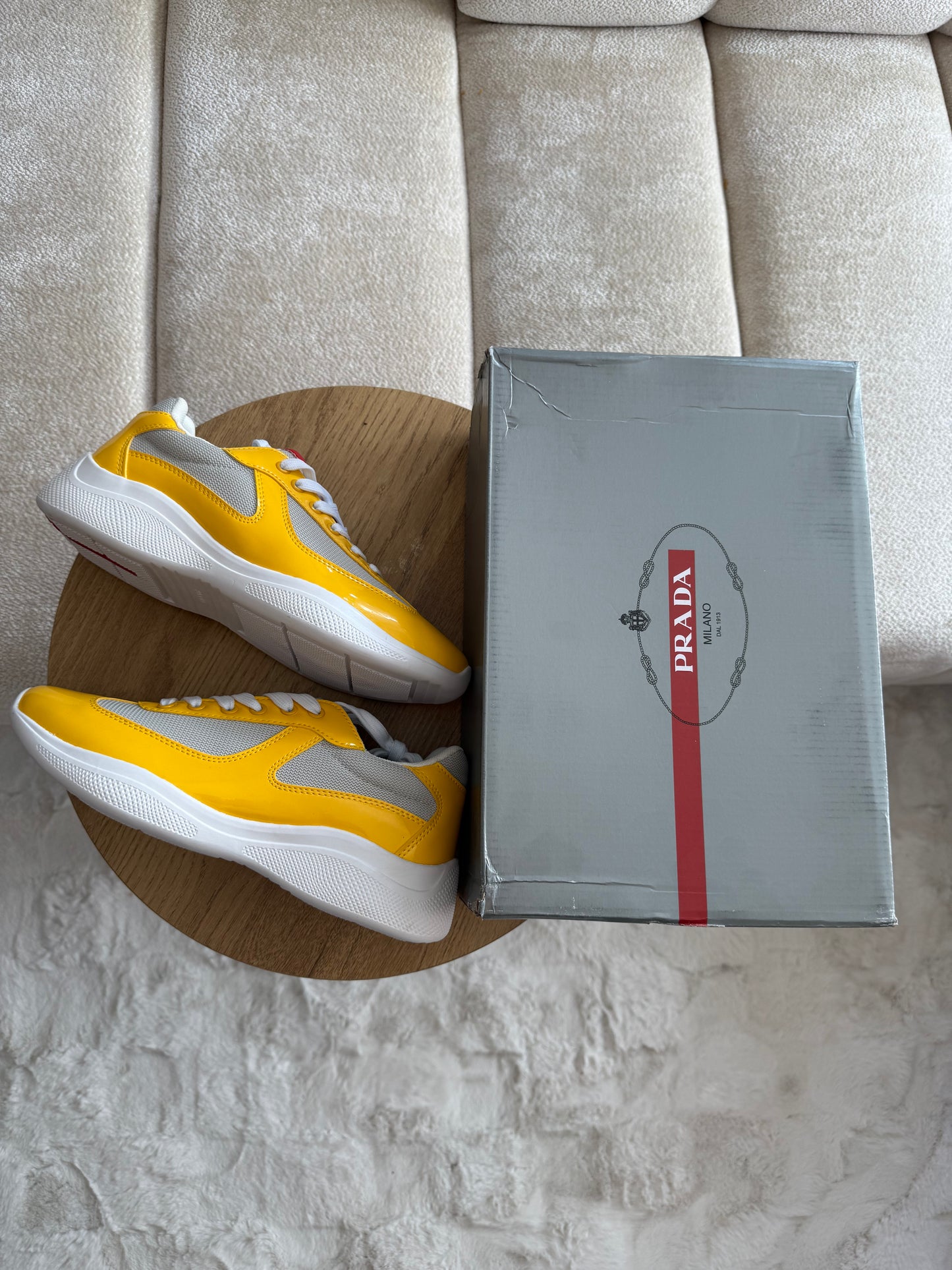 Prada cup jaune
