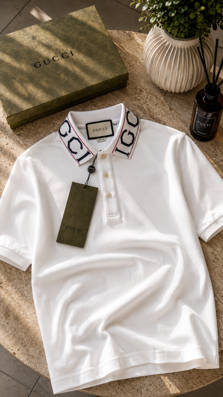 Gucci – Polo Blanc Col GG Brodé