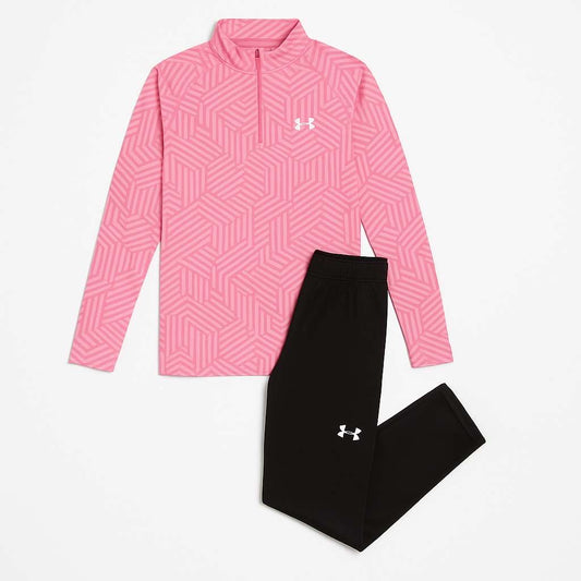 Ensemble under rose