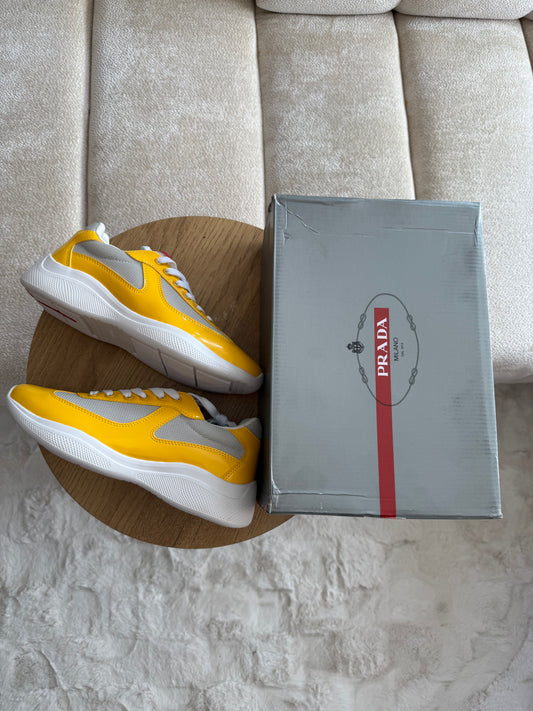 Prada cup jaune
